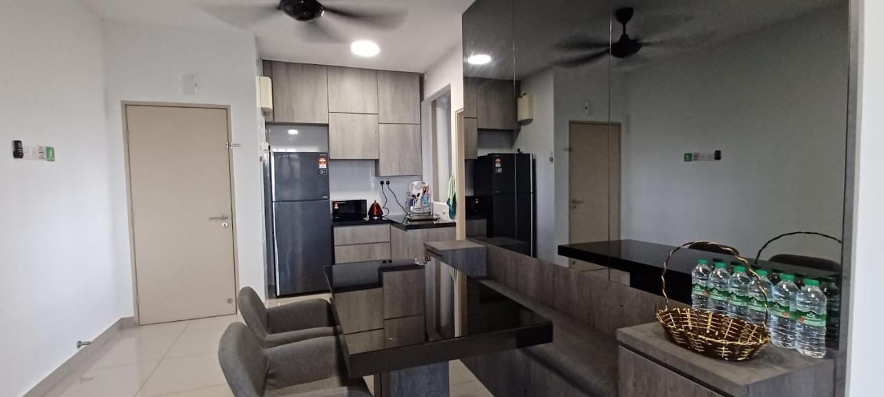 Апартаменты Modern Lifestyle Arc Austin Hills Джохор-Бару Экстерьер фото
